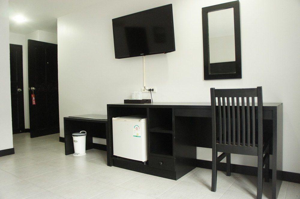 Noble House - 200 Meters Patong Beach Phuket Екстериор снимка