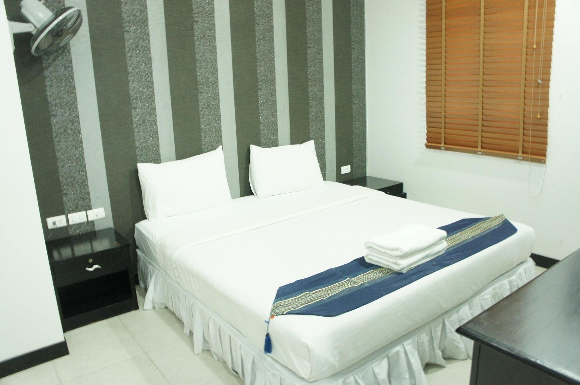 Noble House - 200 Meters Patong Beach Phuket Екстериор снимка